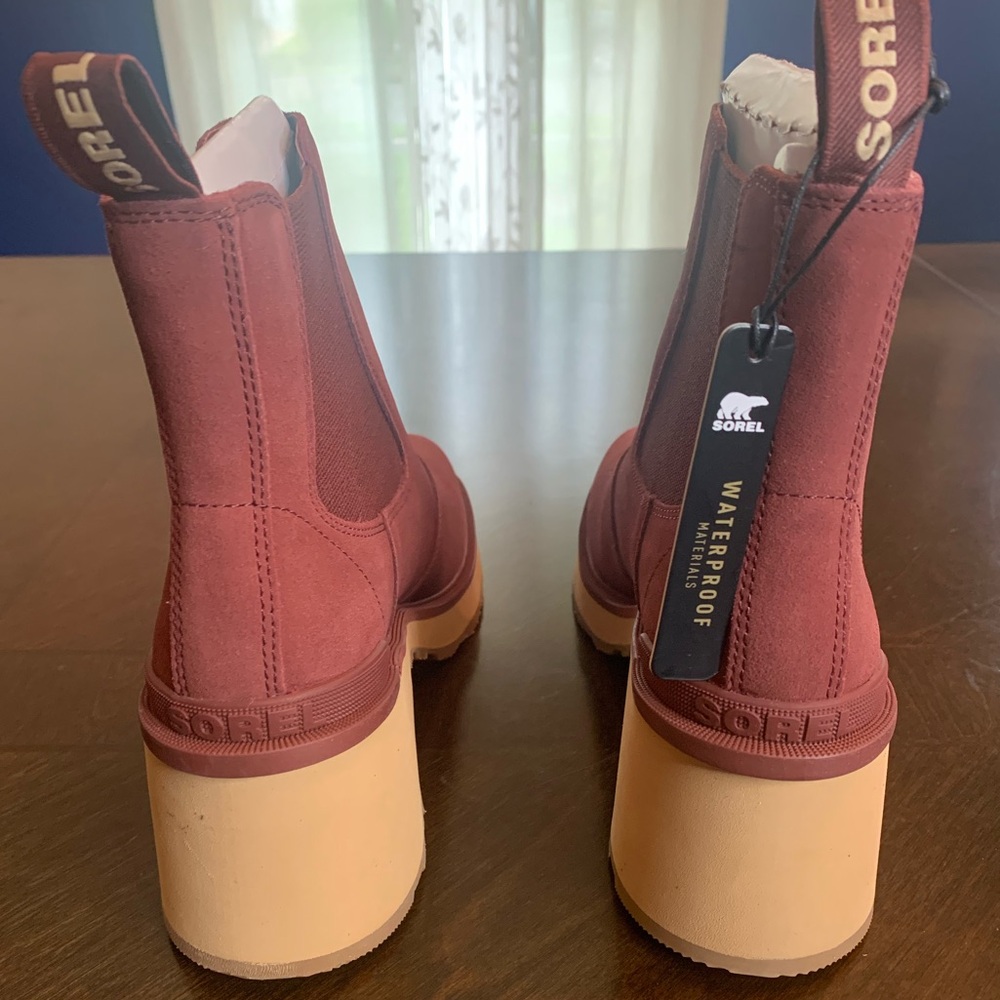💫HP‼️💫 NWOB SOREL Hi-Line Chelsea Ankle Booties in Cranberry, Size 9.5 - Picture 5 of 8